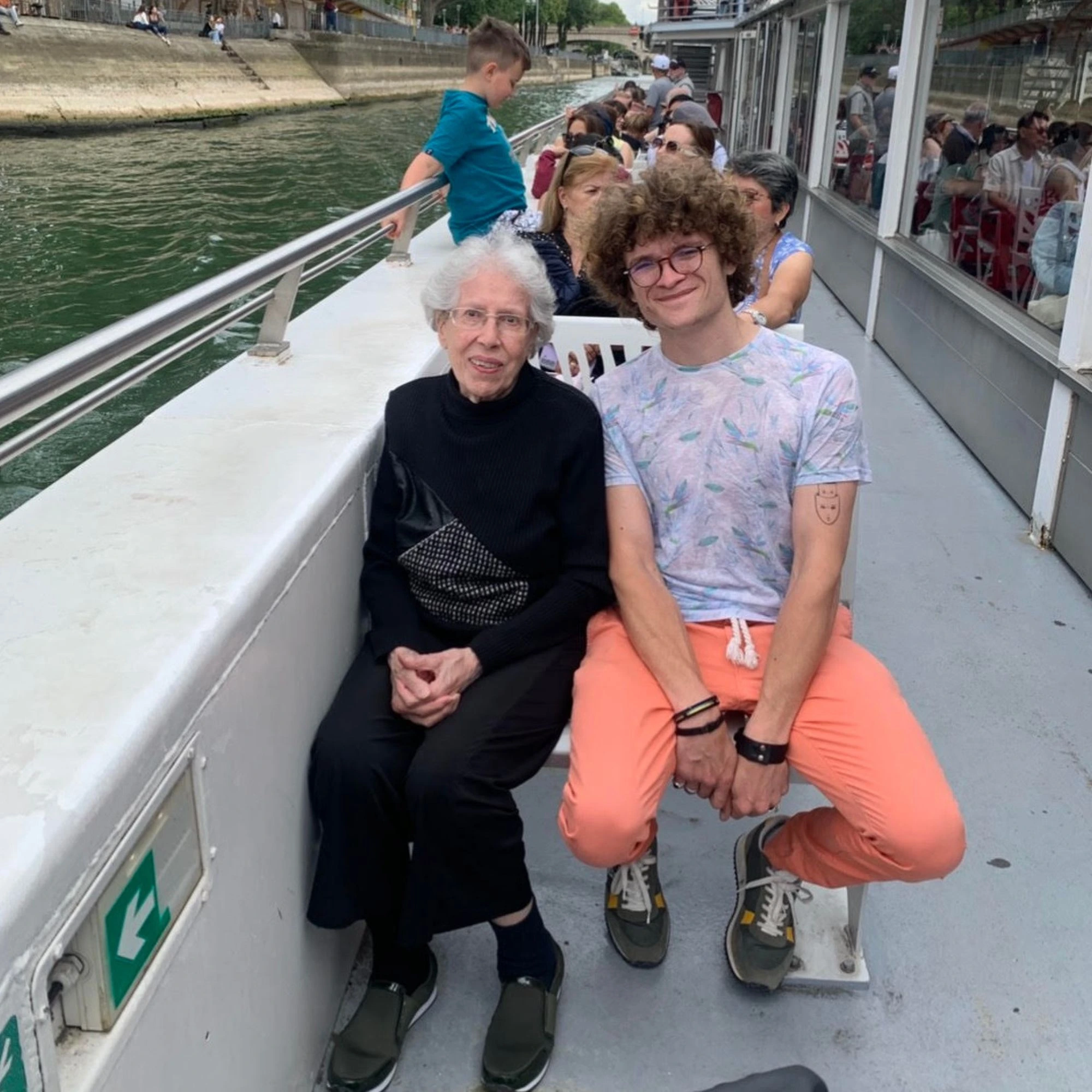 dame âgée accompagnement sur paris en sortie